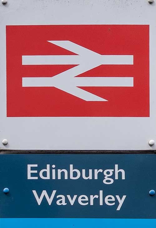 Edinburgh Waveley Train Station sign
